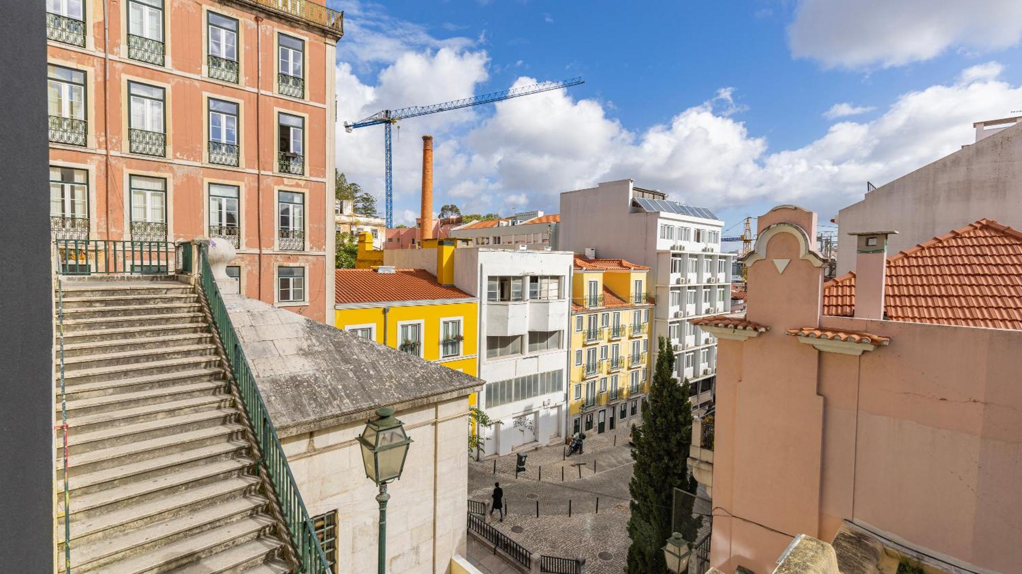 Classy 2bdr House With Balcony By Lovelystay Apartment Lisbon