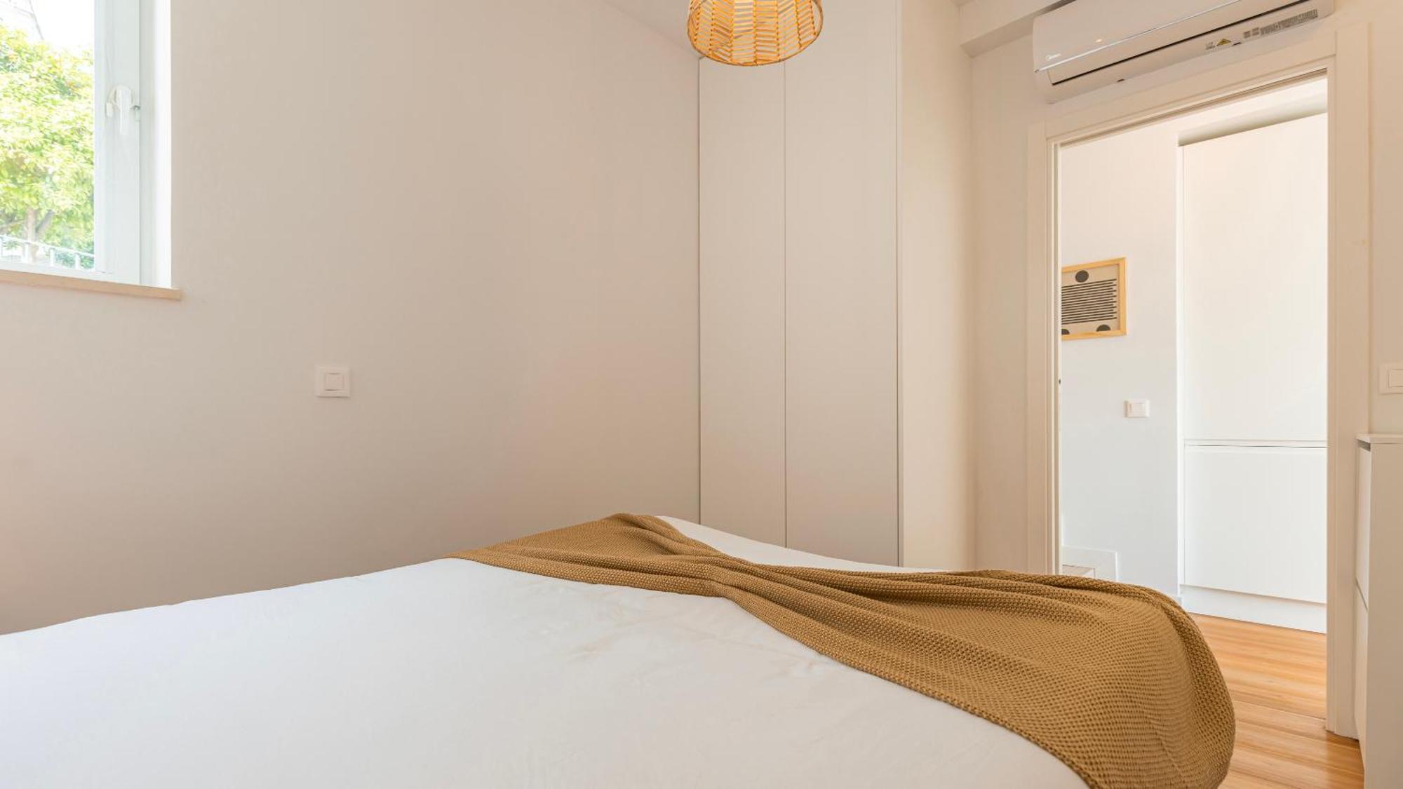 Classy 2bdr House With Balcony By Lovelystay * Lisboa